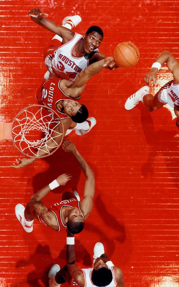 19-akeem-olajuwon.jpg